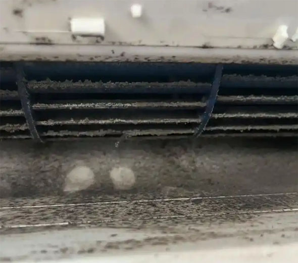 长乐空调吹的风有股烧焦味是怎么回事